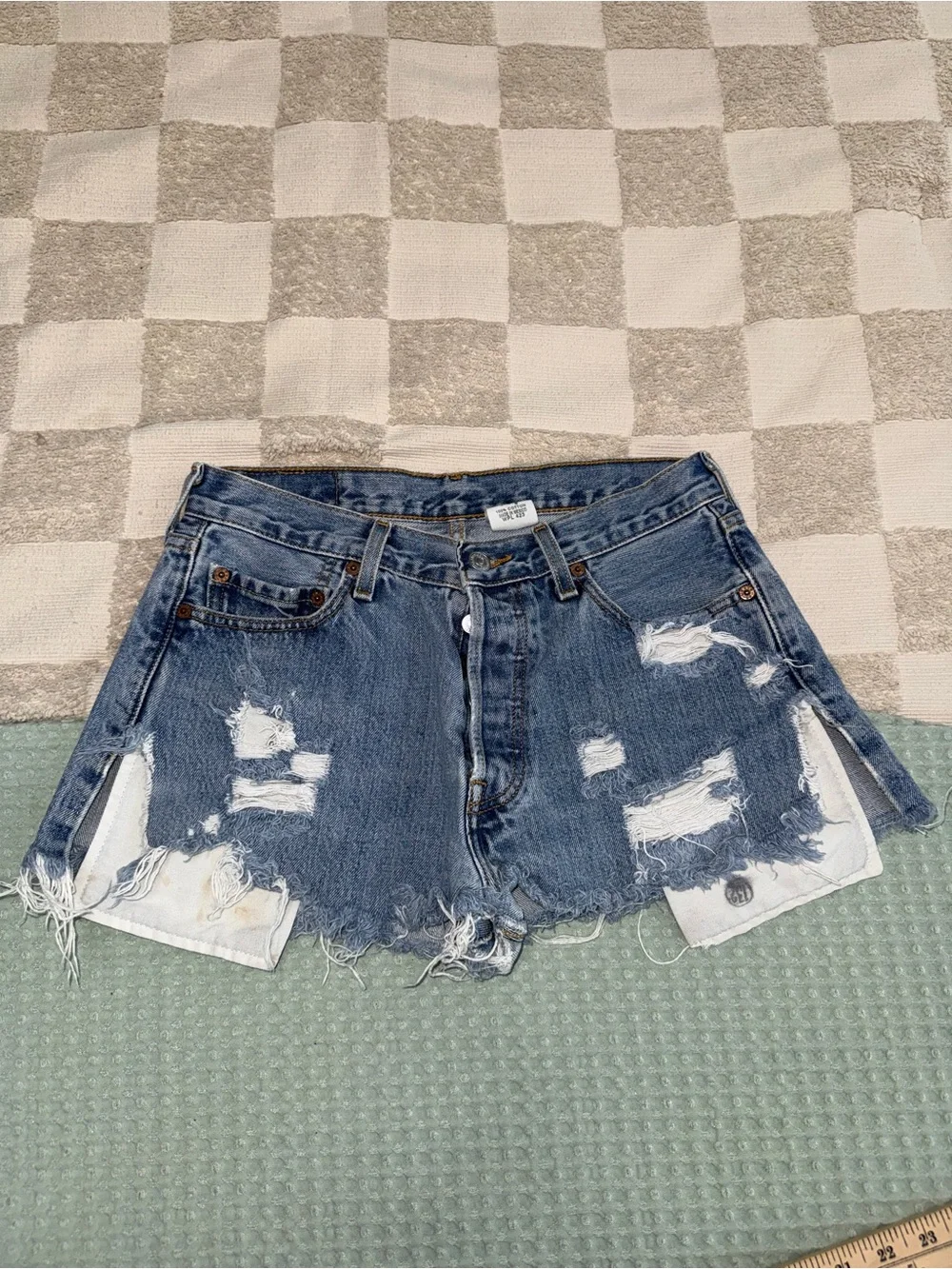 Levi’s 501 Distressed Blue Denim Women’s‎ Shorts size 30